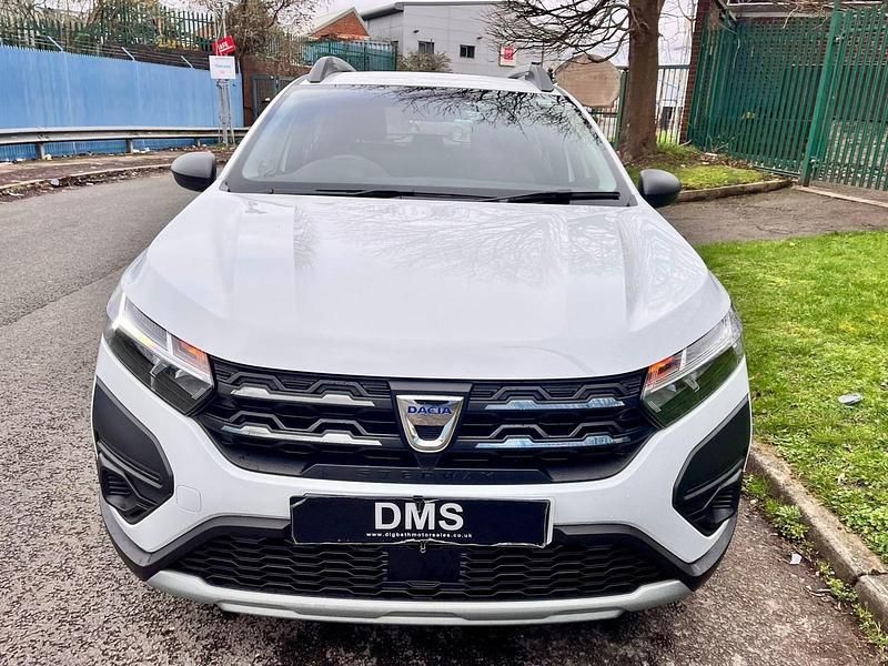 Used Dacia Sandero Essentiel 2022 White Hatchback