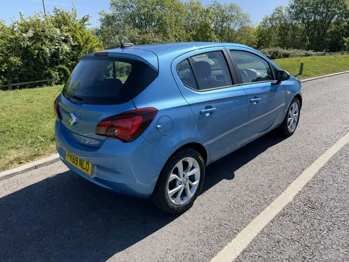 Second-hand Vauxhall Corsa 2019 Albastru Hatchback