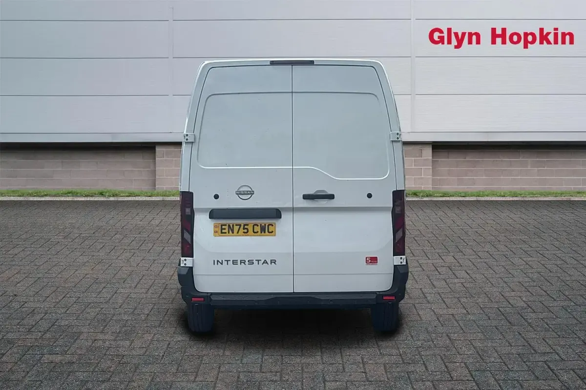 New Nissan Interstar Acenta 130 HP (95 kW) 2026 White Van