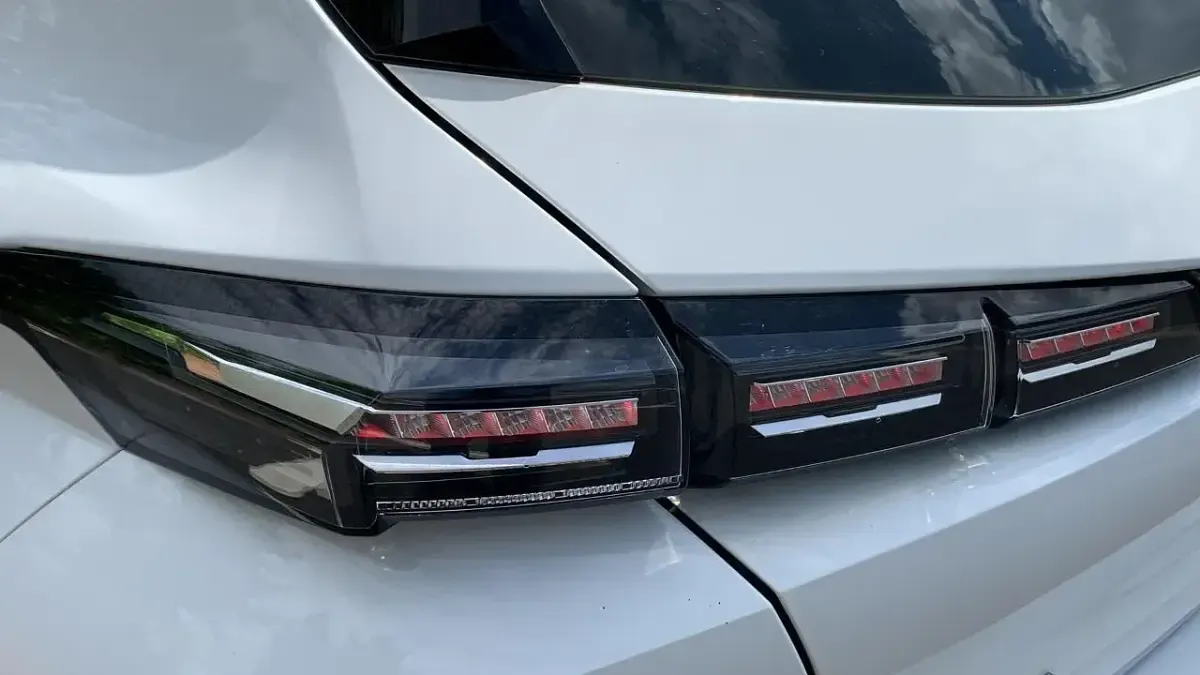 Used Peugeot 308 Active Premium 129 HP (94 kW) 2022 White Hatchback