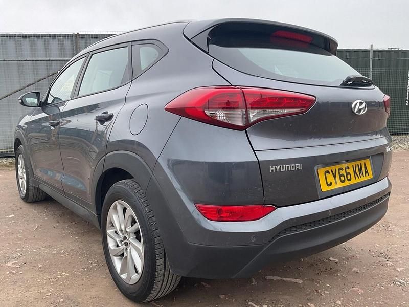 Used Hyundai Tucson SE 116 HP (85 kW) 2017 Grey SUV