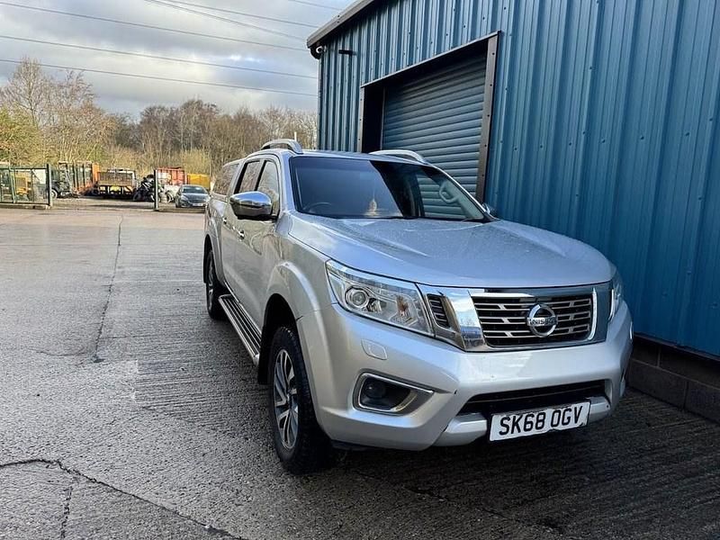 Used Nissan Navara Tekna 190 HP (139 kW) 2018 Silver Pickup