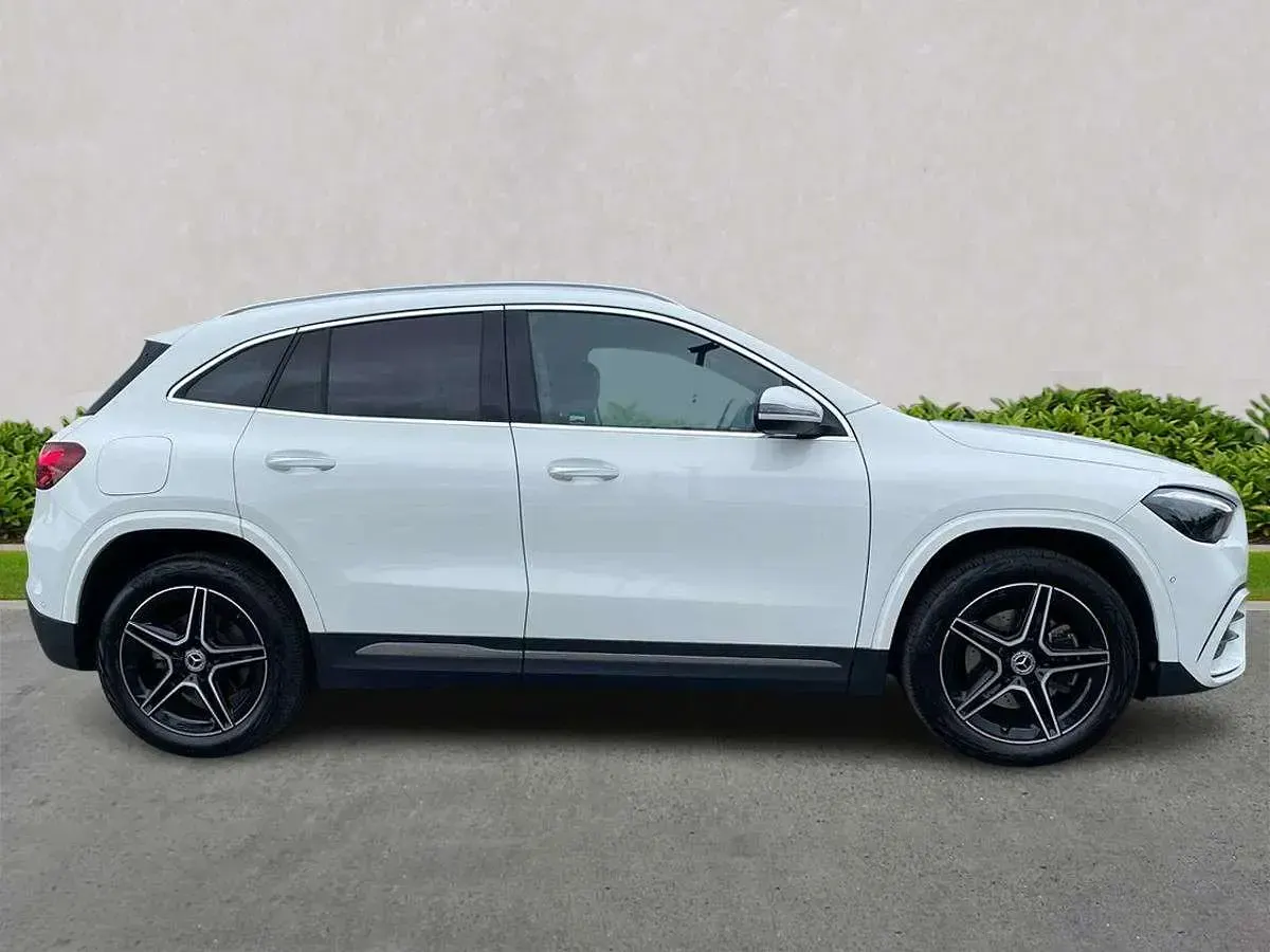 Used Mercedes GLA250 Executive 2025 White SUV
