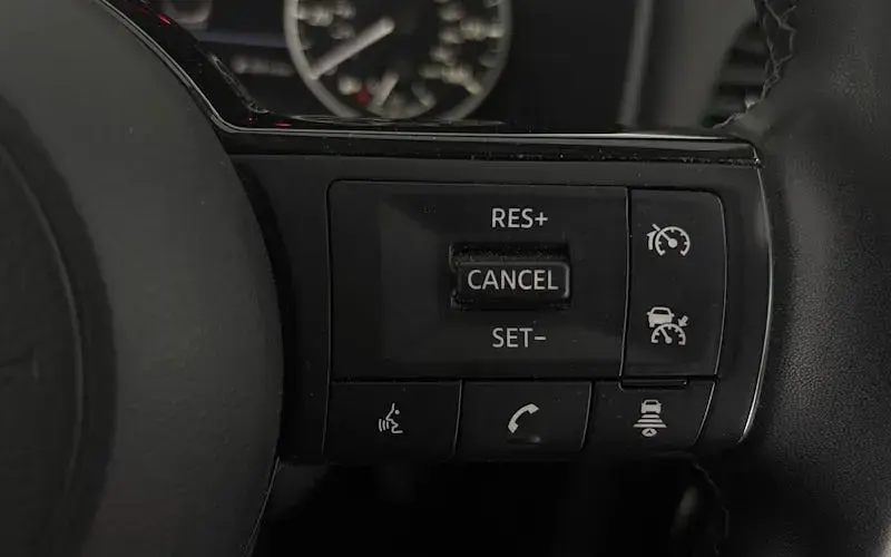 Used Nissan Qashqai Acenta Premium 140 HP (102 kW) 2023 Black SUV