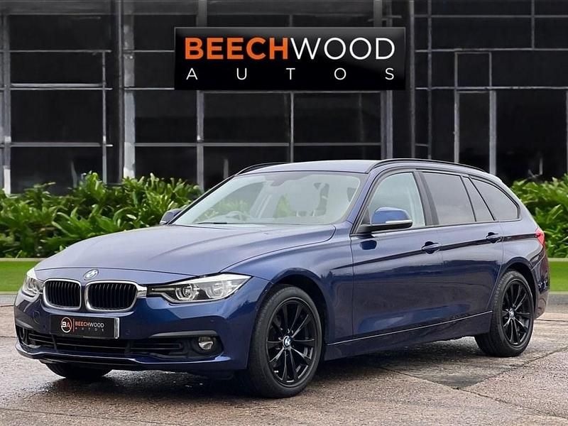 Used BMW 320 Luxury Line 184 HP (135 kW) 2018 Blue Estate