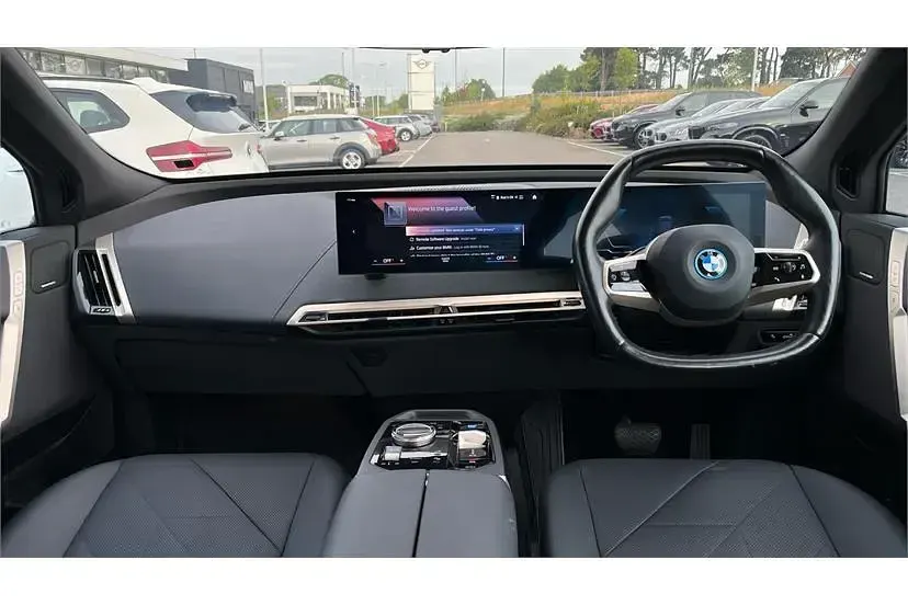 Usado BMW iX M Sport 239 kW (326 CV) 2022 Negro SUV