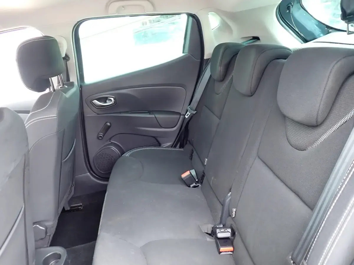 Used Renault Clio Iconic 90 HP (66 kW) 2019 Grey Hatchback