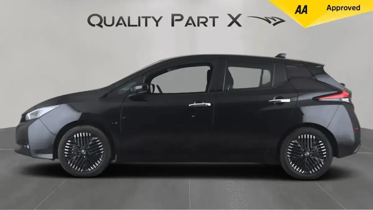 Used Nissan Leaf N-Connecta 110 kW (150 HP) 2023 Black Hatchback