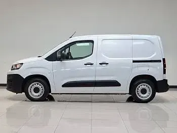 Used Citroën Berlingo 100 HP (73 kW) 2024 White MPV