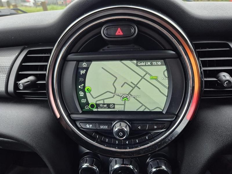 Used Mini Cooper Classic 136 HP (100 kW) 2019 White Hatchback