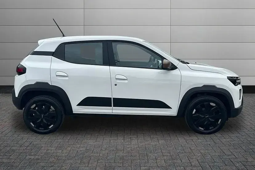 Used Dacia Spring Extreme 47 kW (65 HP) 2025 White Hatchback