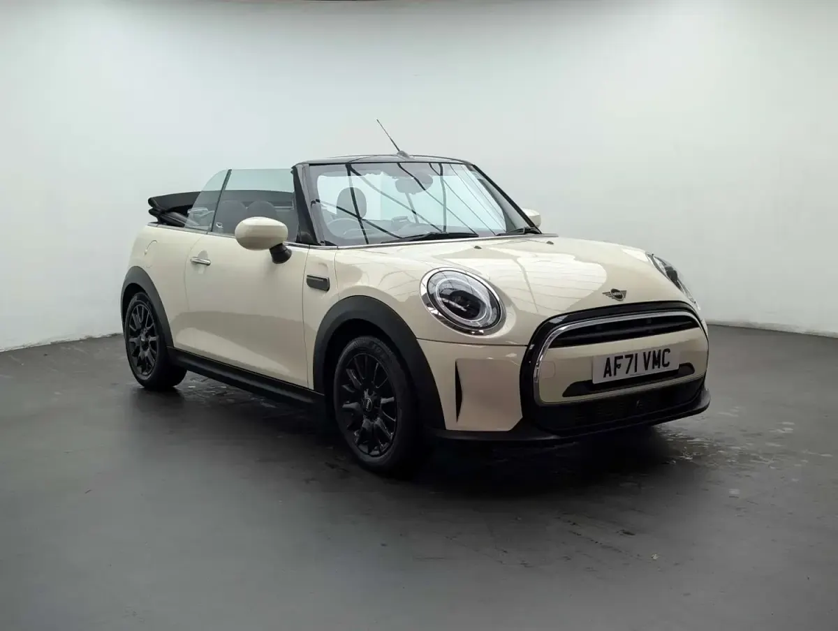 Begagnad Mini Cooper Cabriolet Classic 2021 Vit Cab