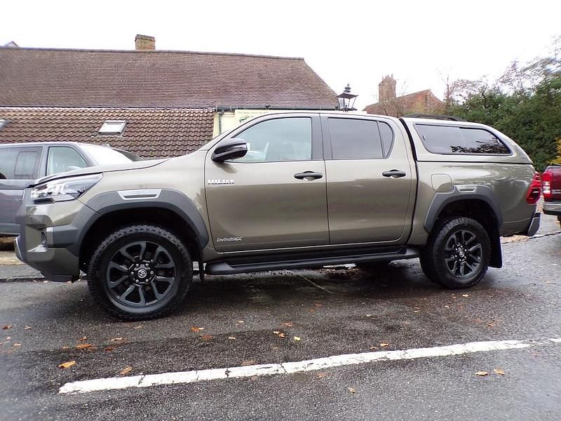 Used Toyota HiLux 2023 Bronze Pickup