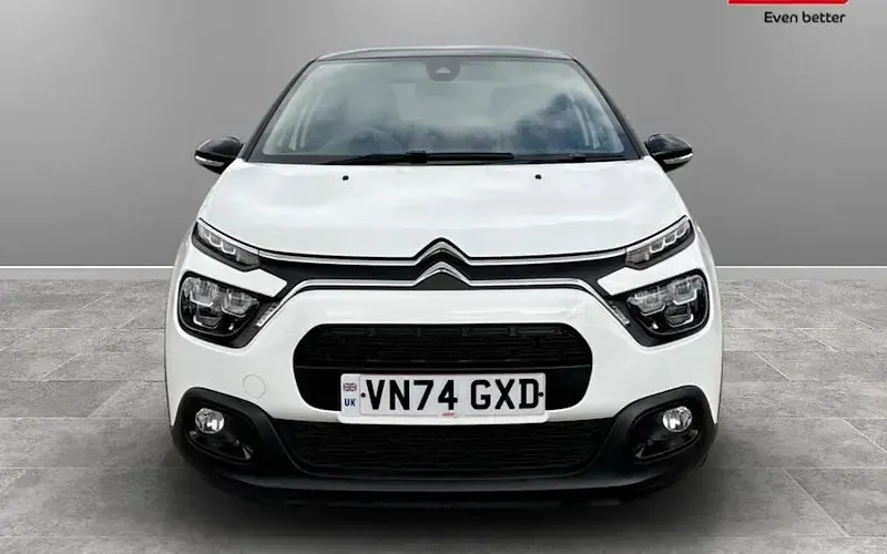 Used Citroën C3 PureTech 110 HP (80 kW) 2024 White Hatchback