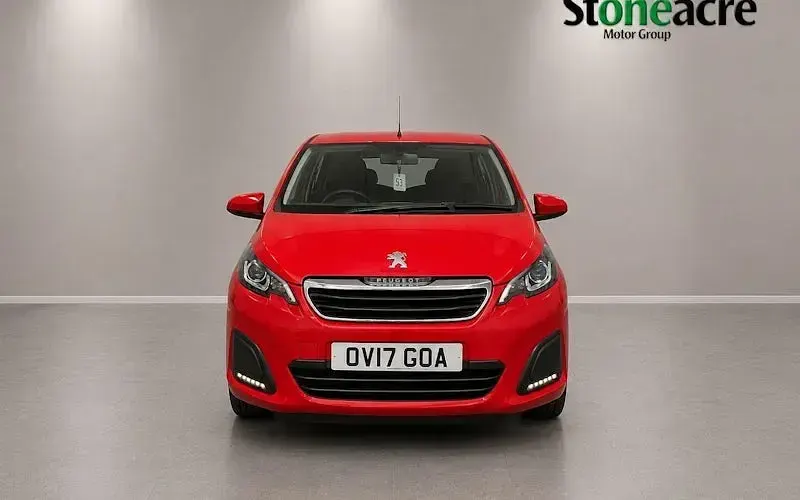 Used Peugeot 108 Active 72 HP (52 kW) 2021 Red Hatchback