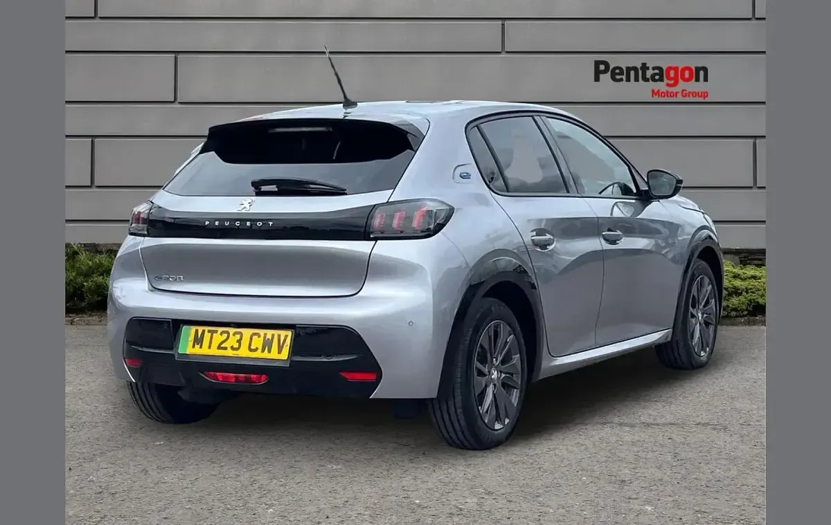 Used Peugeot e-208 Allure+ 100 kW (136 HP) 2023 Grey Hatchback