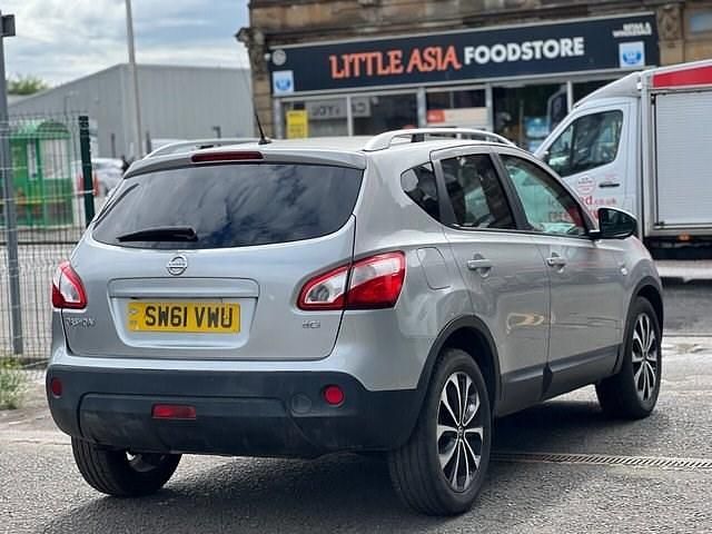 Used Nissan Qashqai N-TEC 148 HP (108 kW) 2011 Silver SUV