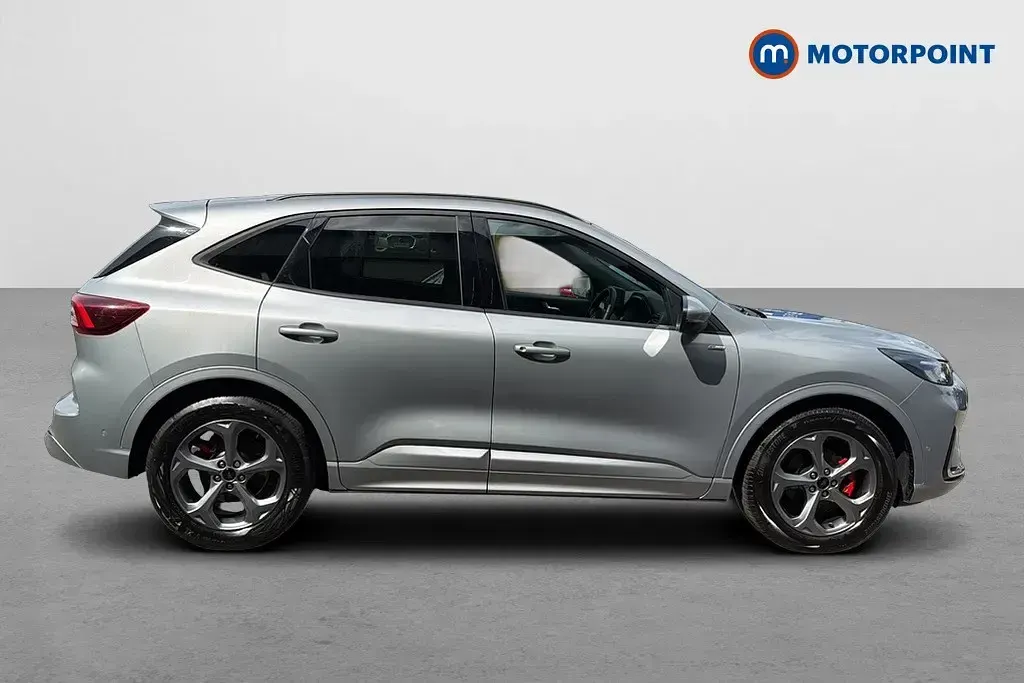 Begagnad Ford Kuga ST-Line 183 HK (134 kW) 2025 Silver SUV
