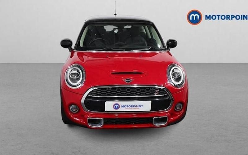 Used Mini Cooper S Exclusive 192 HP (141 kW) 2019 Red Hatchback