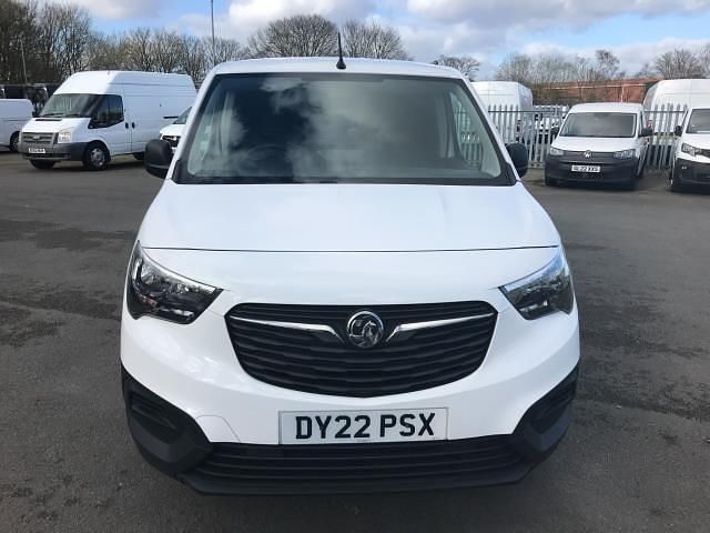 Used Vauxhall Combo 100 HP (73 kW) 2022 White MPV