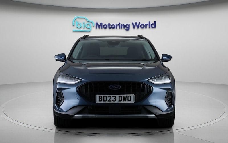 Begagnad Ford Focus Active 125 HK (91 kW) 2023 Blå Halvkombi
