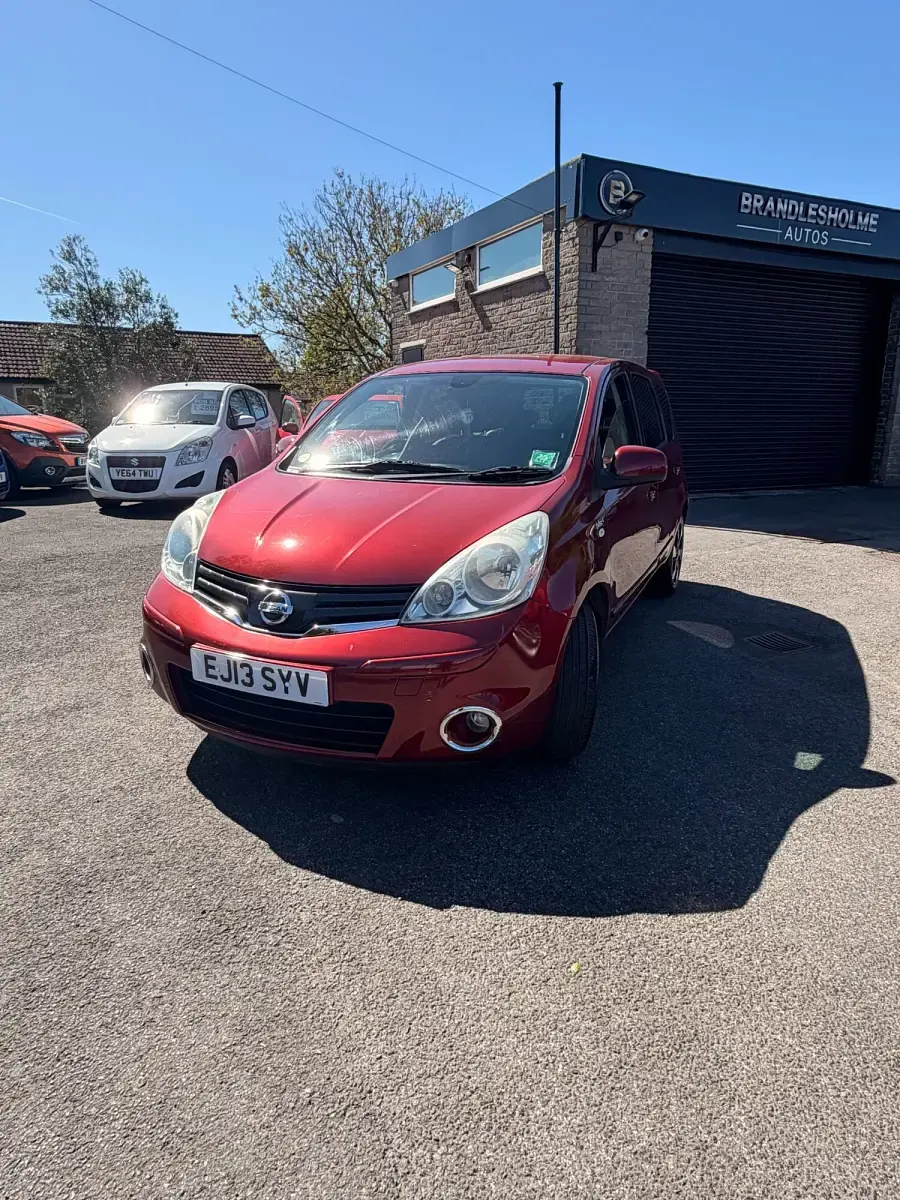 Used Nissan Note N-TEC 110 HP (80 kW) 2013 Red Hatchback