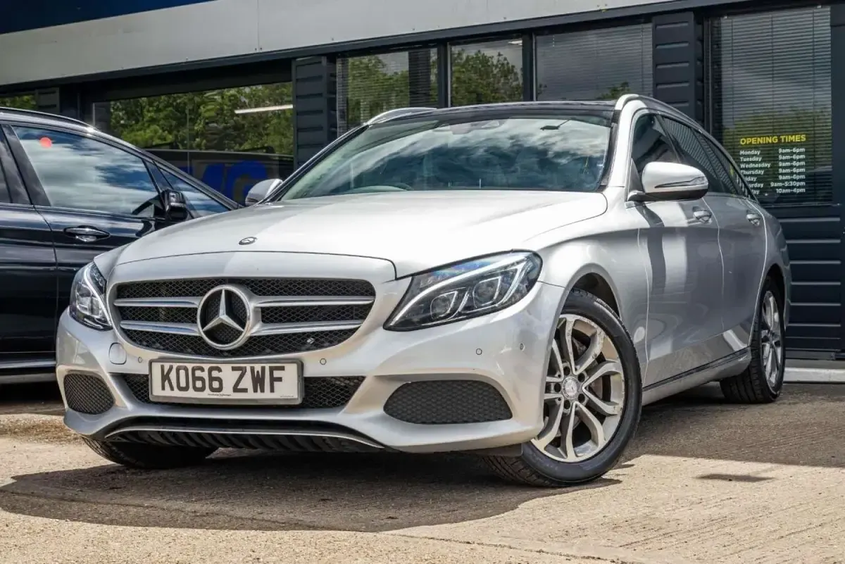 Used Mercedes C250 Premium 204 HP (150 kW) 2017 Silver Estate
