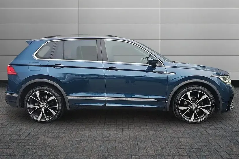 Used VW Tiguan R-line 150 HP (110 kW) 2023 Blue SUV