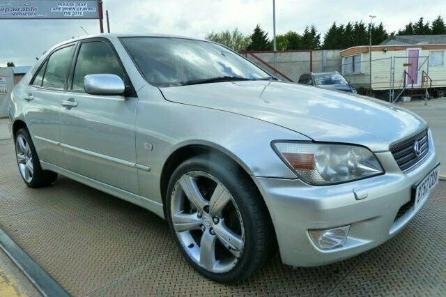 Used Lexus IS200 153 HP (112 kW) 2003 Sedan