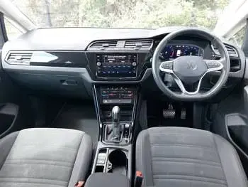 Second-hand VW Touran SEL 150 CP (110 kW) 2023 Argintiu Monovolum
