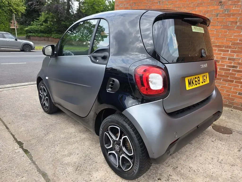 Begagnad Smart ForTwo Coupé Premium 71 HK (52 kW) 2018 Svart Sportkupé