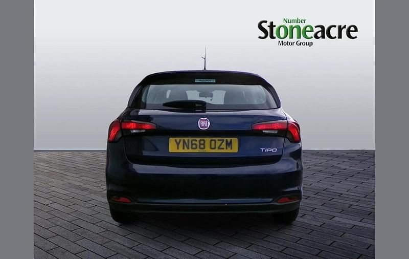 Used Fiat Tipo Easy 120 HP (88 kW) 2018 Blue Hatchback