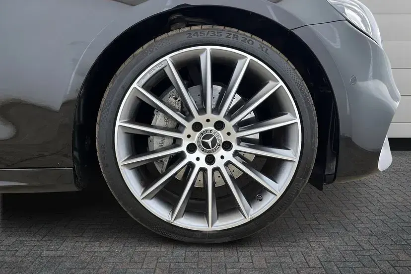 Used Mercedes E220 AMG Line Premium 194 HP (142 kW) 2019 Obsidian black Estate