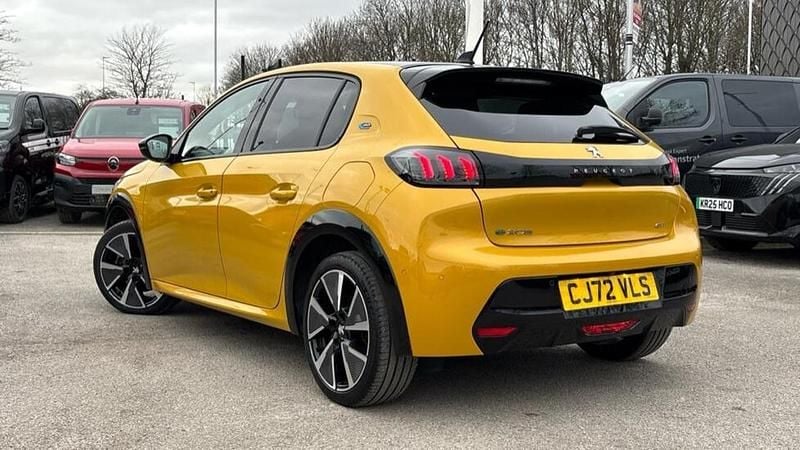 Used Peugeot e-208 GT 98 kW (134 HP) 2022 Yellow Hatchback
