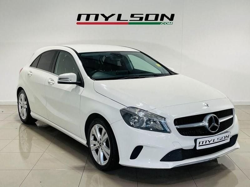 Begagnad Mercedes A160 102 HK (75 kW) 2017 Vit Halvkombi