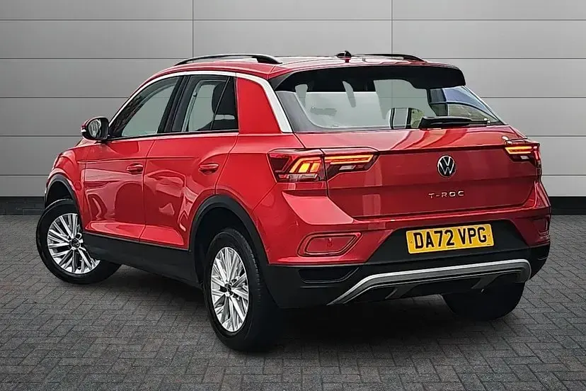 Used VW T-Roc Life 150 HP (110 kW) 2023 Kings red SUV