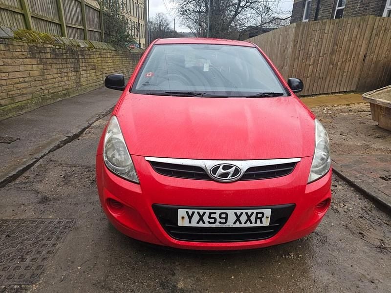 Used Hyundai i20 Classic 77 HP (56 kW) 2009 Red Hatchback