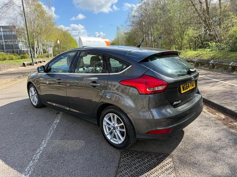 Used Ford Focus Zetec 125 HP (91 kW) 2015 Grey Hatchback