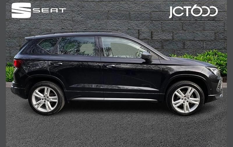 Käytetty Seat Ateca FR 150 HP (110 kW) 2024 Musta Katumaasturi