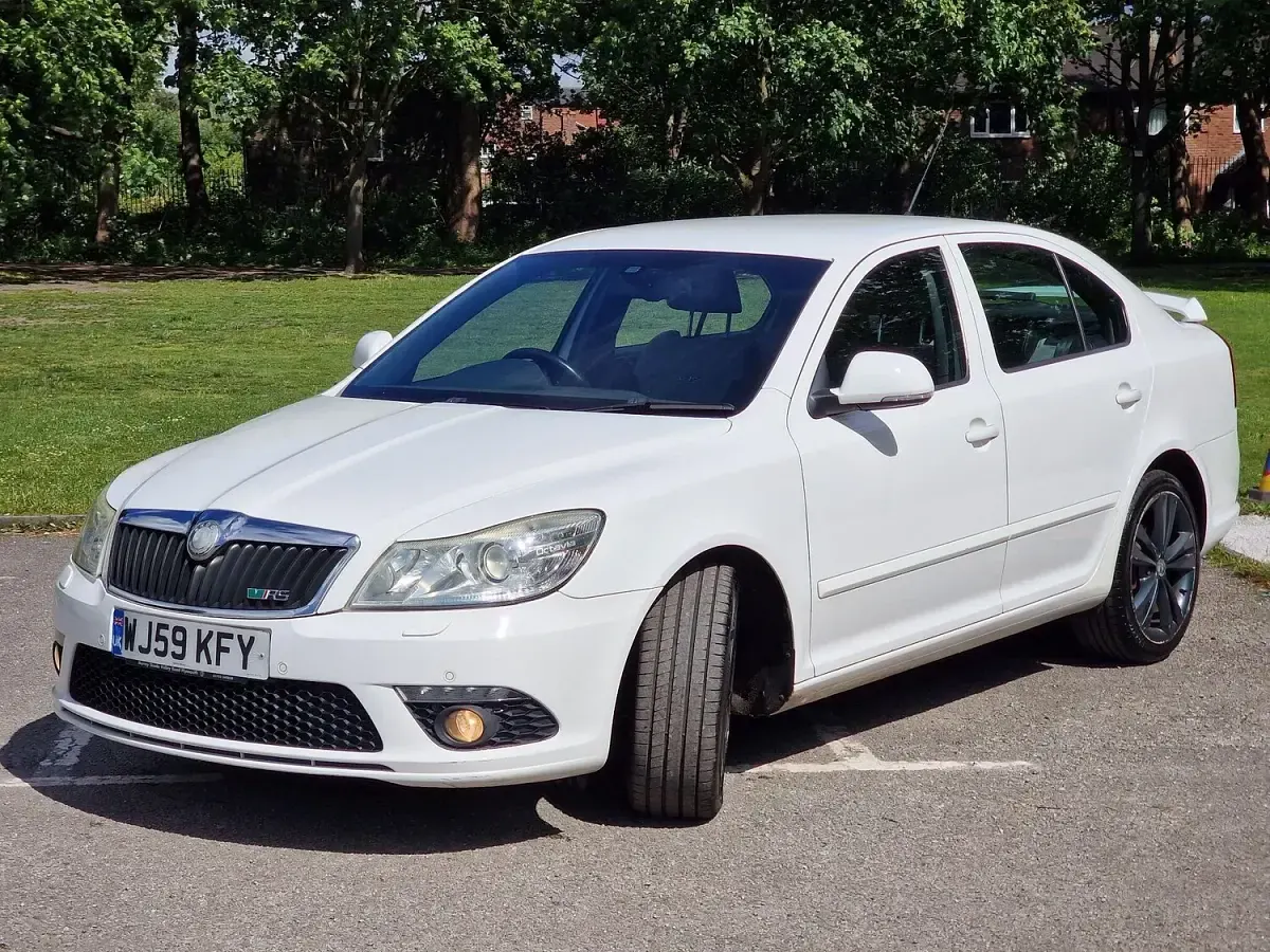 Used Skoda Octavia vRS 2009 White Hatchback