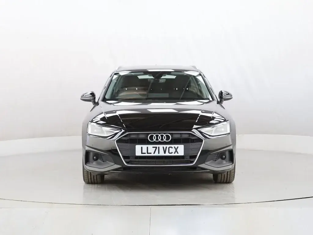 Usado Audi A4 Advanced 150 HP (110 kW) 2021 Preto Carrinha