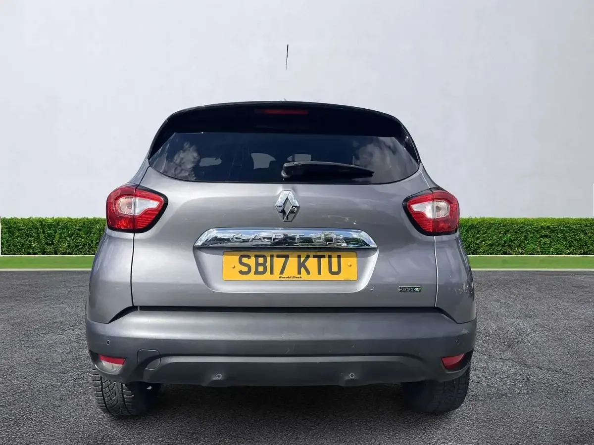 Used Renault Captur Dynamique 2017 Grey/black SUV