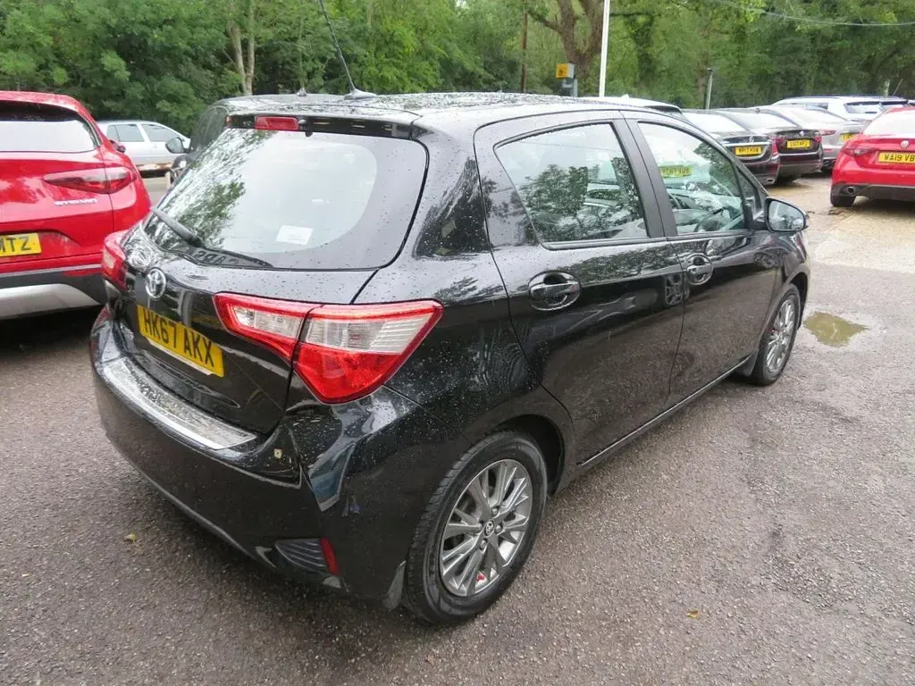 Used Toyota Yaris 111 HP (81 kW) 2018 Black Hatchback