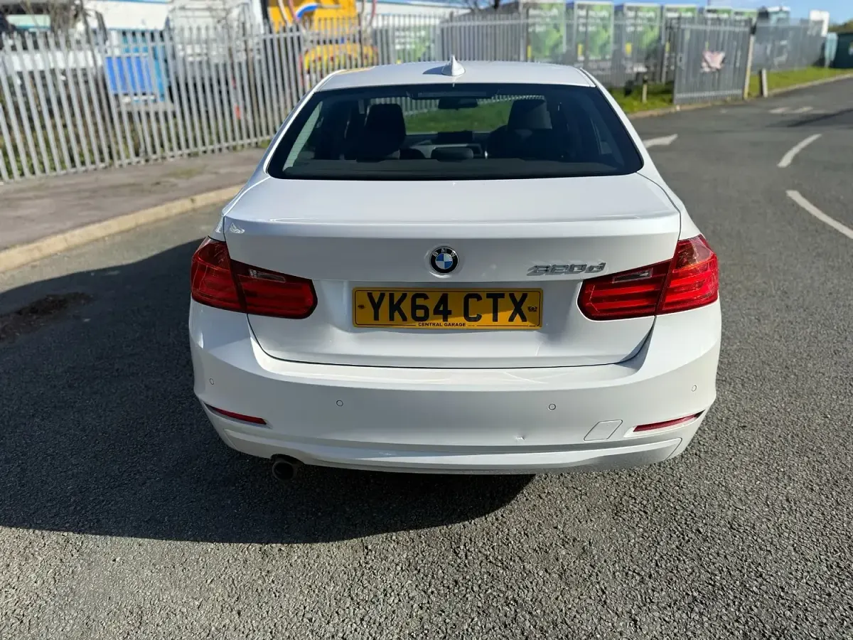 Used BMW 320 Efficient Dynamics 2014 White Sedan