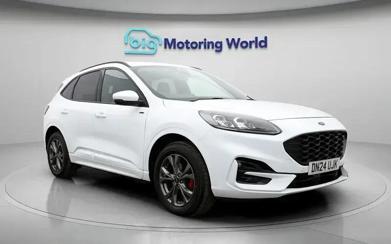 Used Ford Kuga ST-Line 224 HP (164 kW) 2023 White SUV