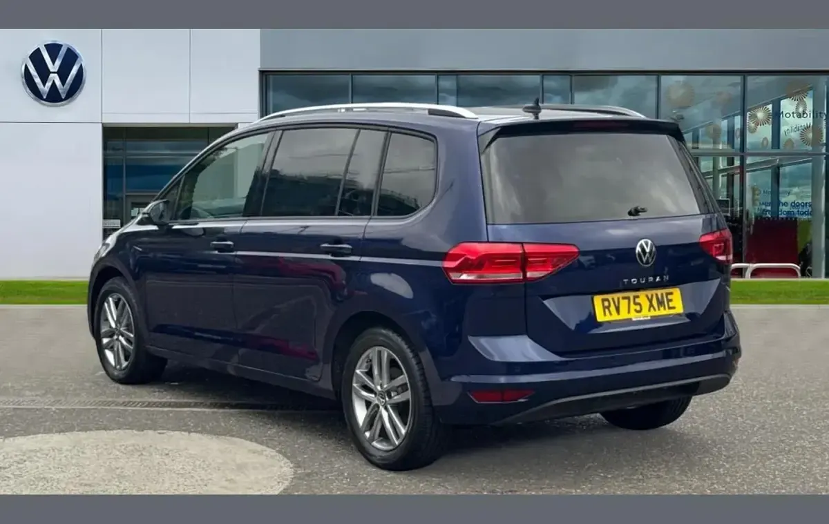 Used VW Touran Match 150 HP (110 kW) 2025 Blue MPV