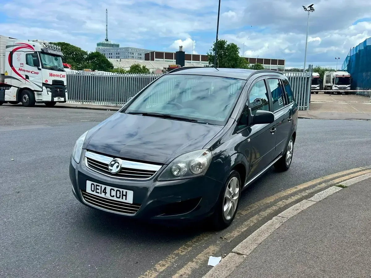 Used Vauxhall Zafira 120 HP (88 kW) 2014 Grey MPV