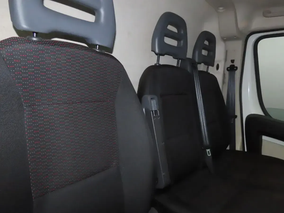 Second-hand Citroën Relay 130 CP (95 kW) 2019 Alb Van