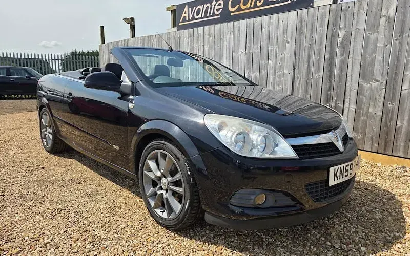 Used Vauxhall Astra Design Edition 140 HP (102 kW) 2010 Coupe