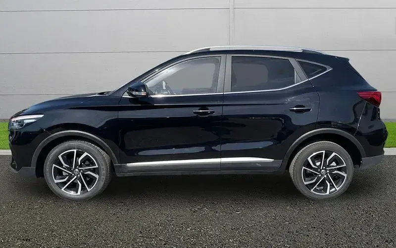 Usado MG ZS Exclusive 111 CV (81 kW) 2024 Negro SUV